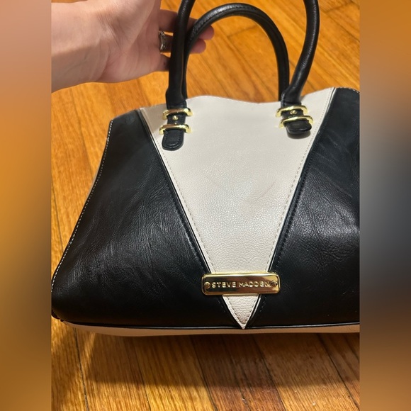 Steve Madden Black and White Purse Handles and Crossbody - Picture 2 of 14
